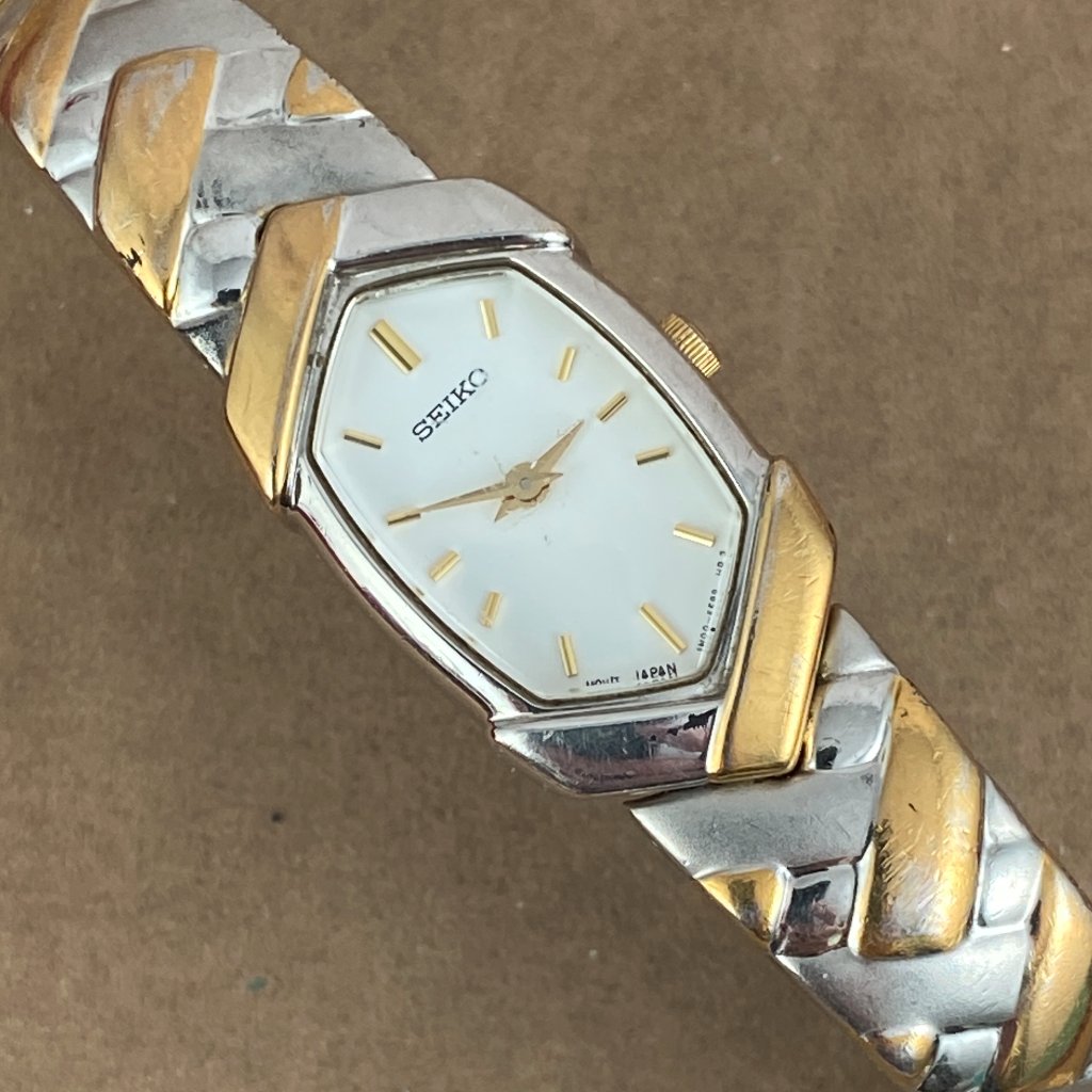 Vintage Sleek Thin Seiko Dress Watch 2 Tone Gold And Satin Finished Bracelet